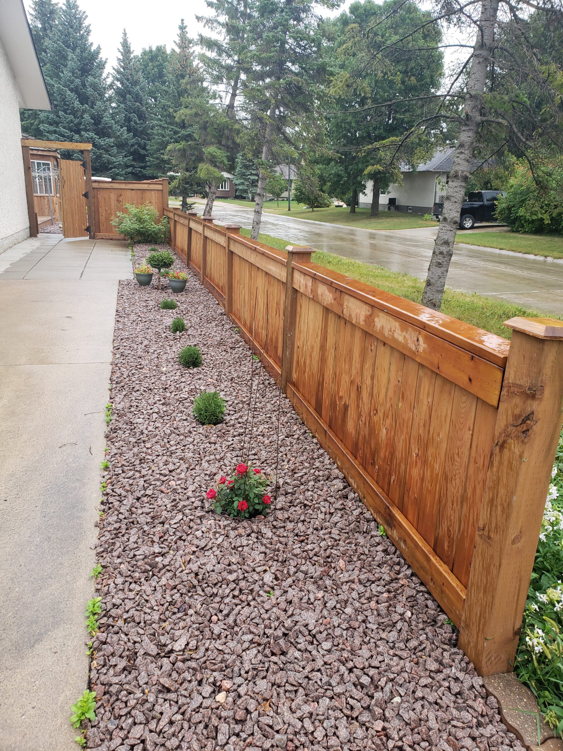 Fences and Decks COMMONWEALTH RENOVATIONS